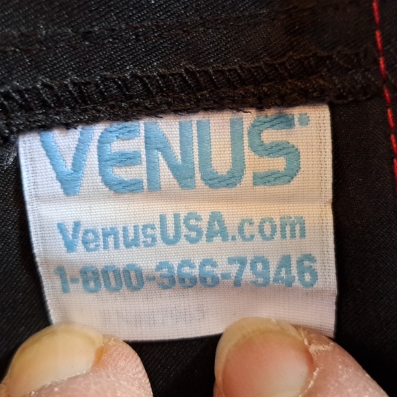 🆕 Venus Women’s Board Shorts  Sz 12 Black & Red New in bag - Picture 3 of 9